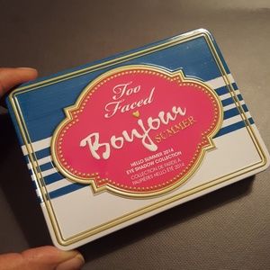 Too Faced Limited Edition eyeshadow palette
